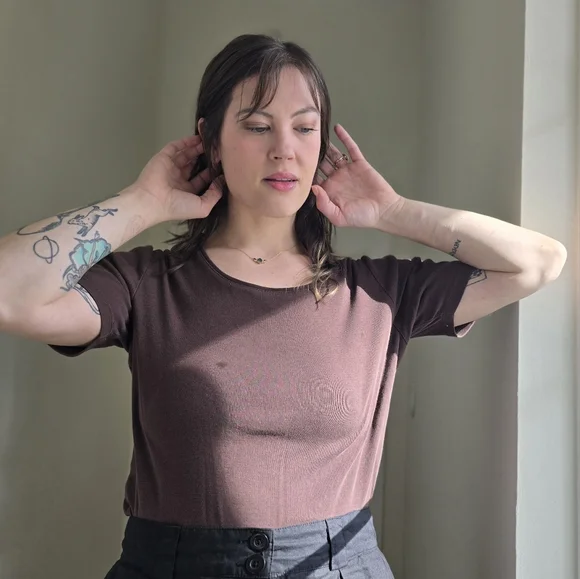 Cotton Minimalist Top - Picture 3 of 7